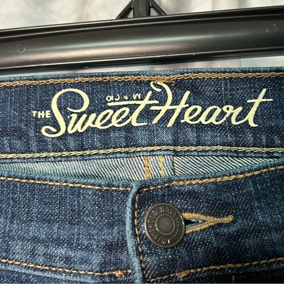 Old Navy The Sweetheart Boot Cut Dark Authentic Wash Jeans - size 4 - Picture 3 of 9